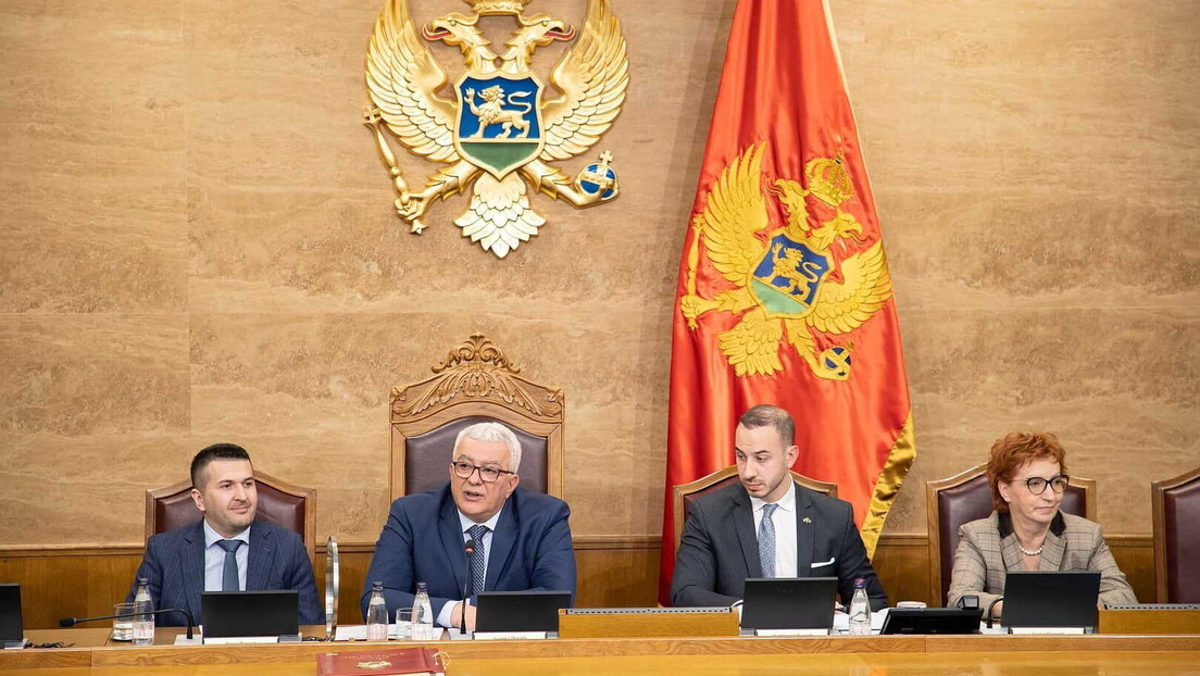 Poslanici Skupštine Crne Gore izglasali: Ništa od smene Mandića, ostaje predsednik