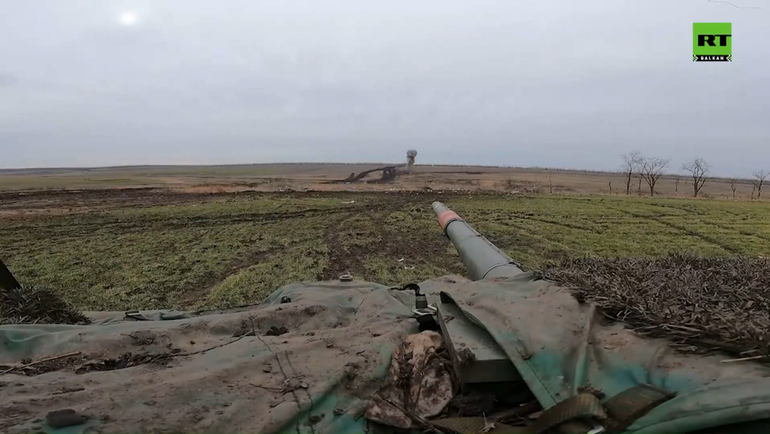 Право благо за сваку посаду: Руски тенк Т-80БВМ уништава непријатељске циљеве