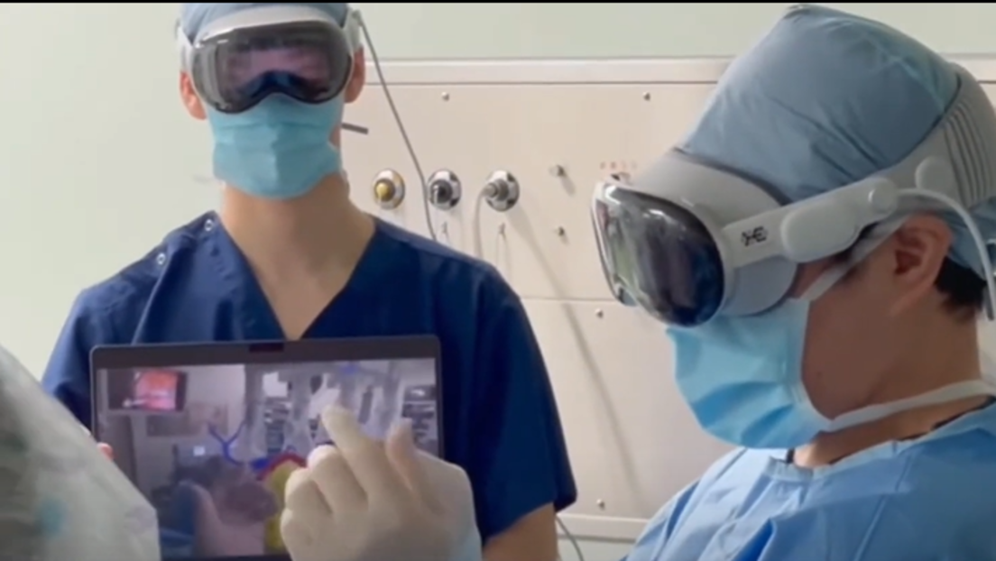 Епл Вижн Про "наочаре" коришћене први пут током операције