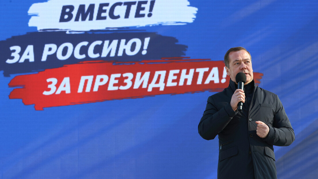 Medvedev predložio "rusku" formulu mira za Ukrajinu: Bezuslovno kapitulirajte