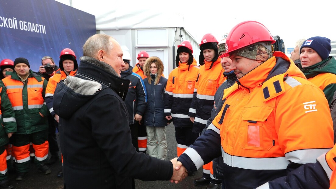 Putin pokrenuo dva projekta: Novi blok za Lenjingradsku nuklearku i nova brza pruga Moskva-Peterburg