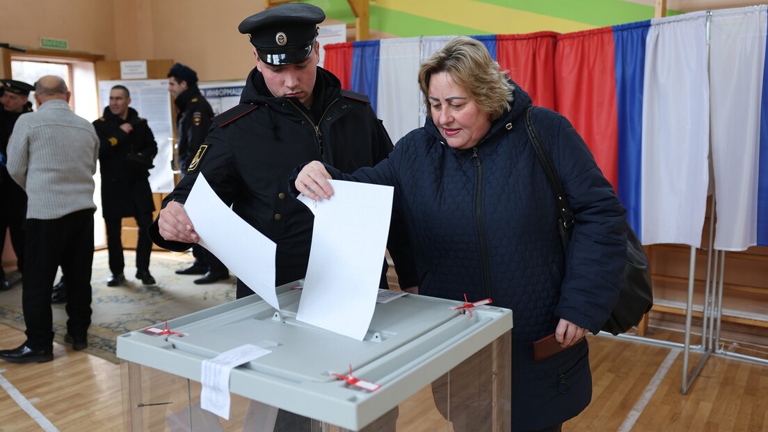 Избори у Русији: Излазност у другом дану премашила 55 одсто; сутра последњи дан гласања