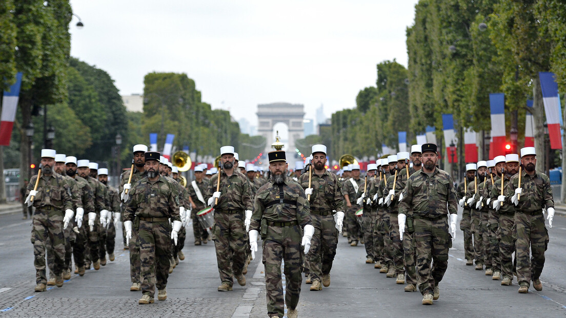 Francuske trupe će bežati sa ruskih granica: Makron bi trebalo da uči istoriju svog naroda