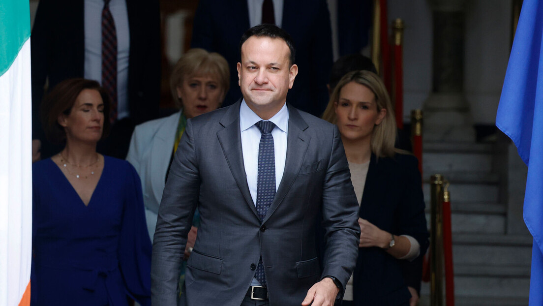 Први геј премијер Ирске поднео оставку
