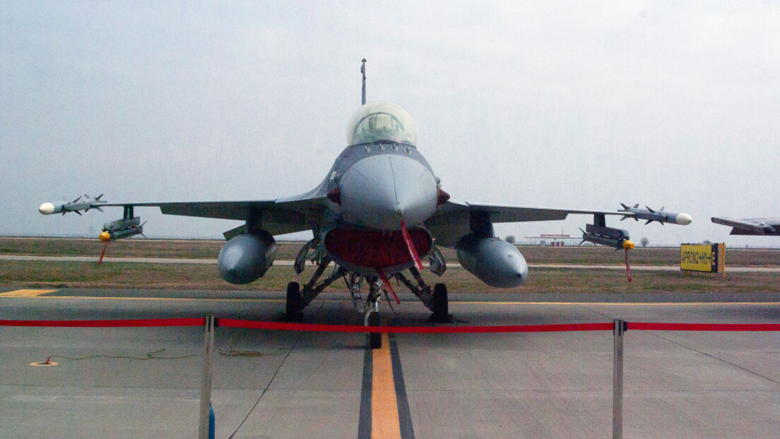 Холандија шаље авионе Ф-16 Украјини