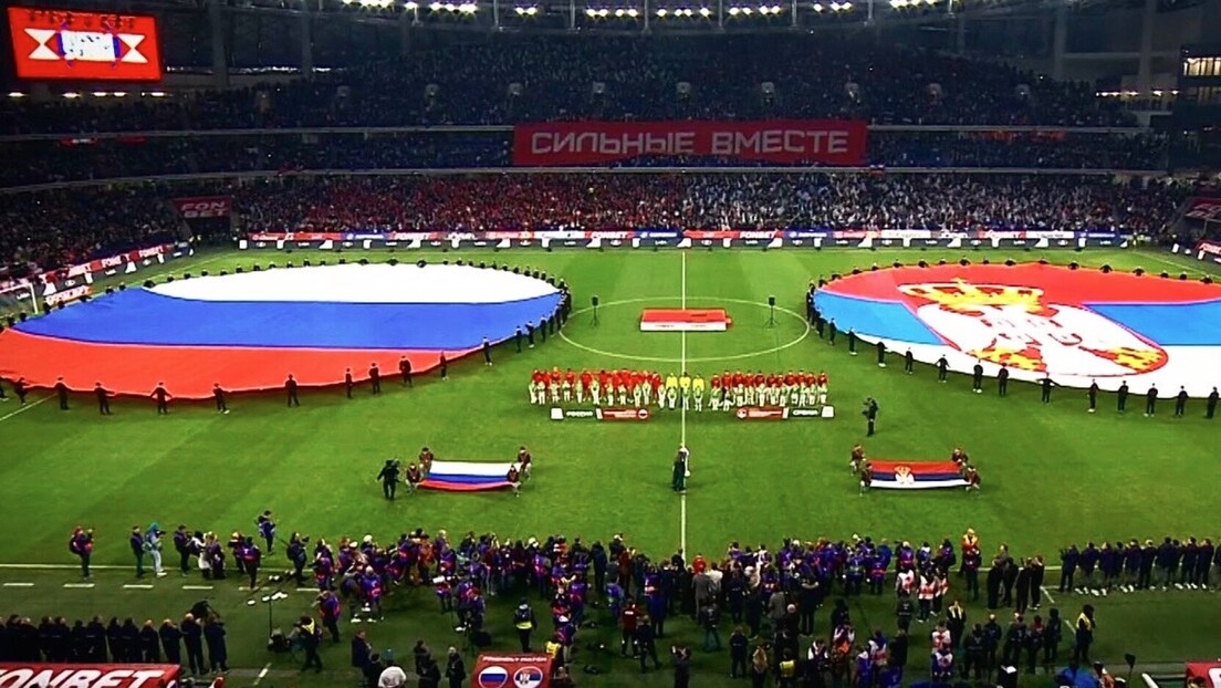 "Kaćuša" i "Kosovo je Srbija" se orilo Moskvom, Kusturica i Biković bili na utakmici