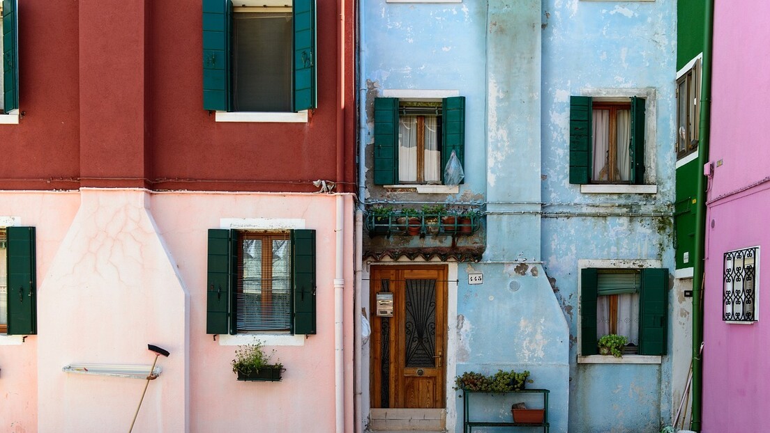 Овај бајковит италијански град се бори да прода куће за један еуро, eво у чему је проблем