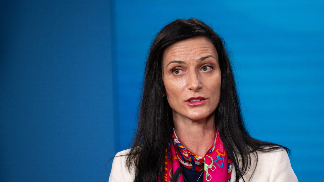 Марија Габријел одустала од кандидатуре за премијерку Бугарске