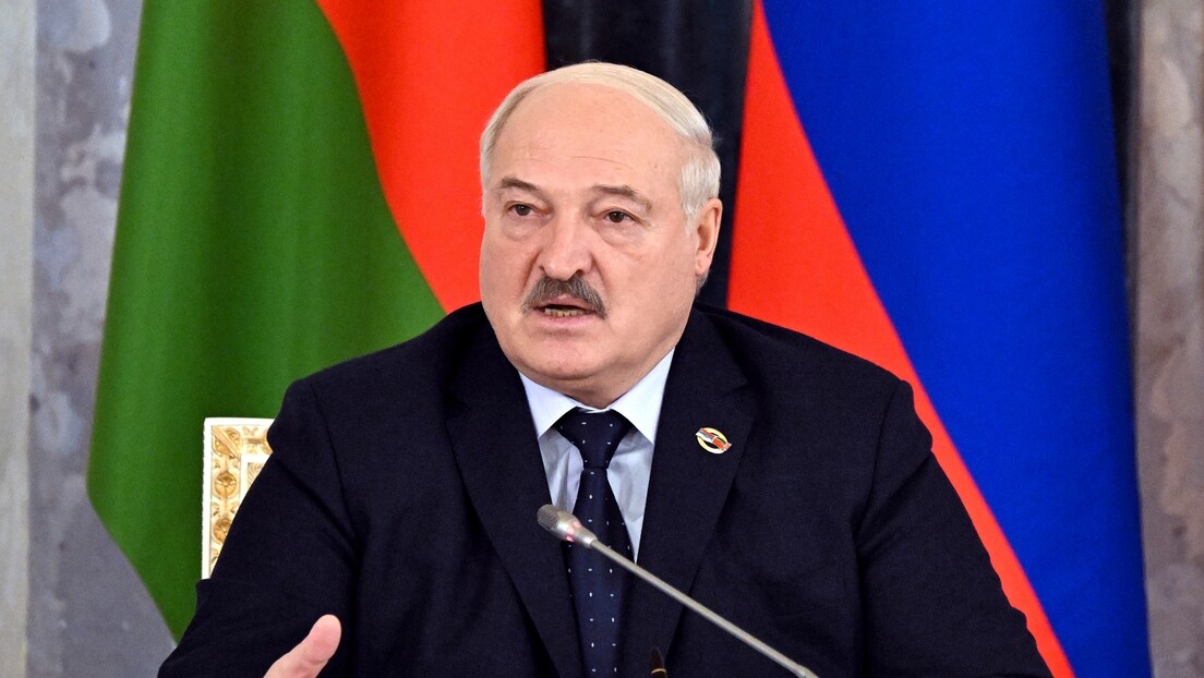 Лукашенко: Свака провокација на граници мора бити спречена оружаним путем