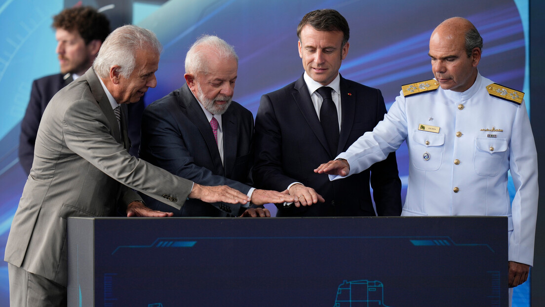 Treća francuska podmornica u rukama Brazila: Pokrenuli je Makron i Lula (FOTO)