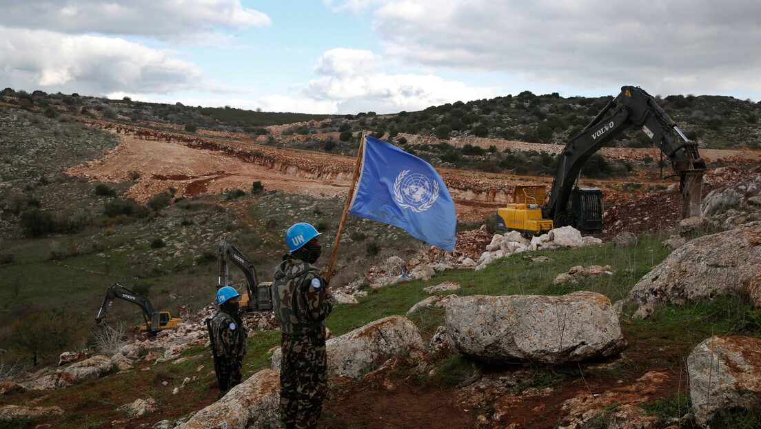 Ројтерс: Израелске снаге погодиле возило УН у Либану, рањено неколико посматрача