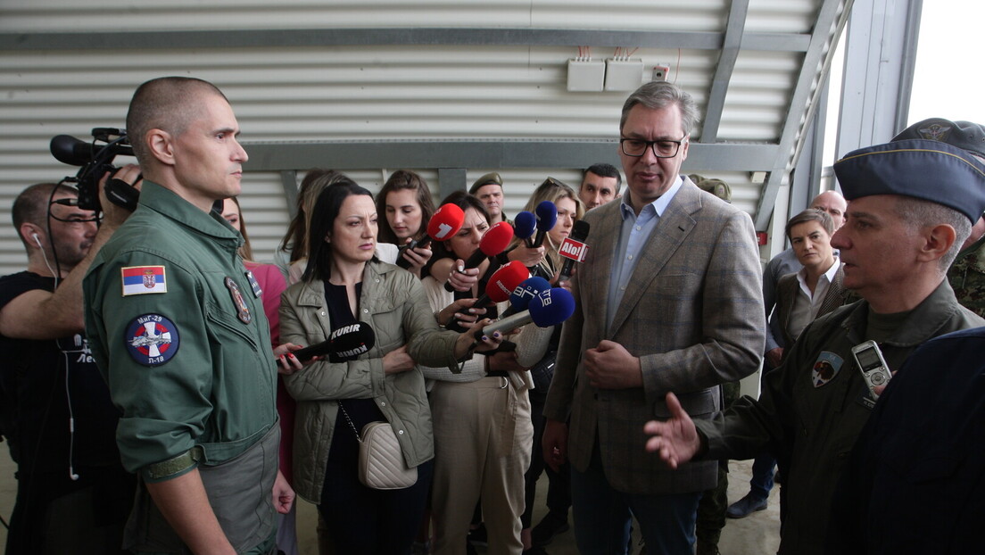 Vučić obišao jedinice RViPVO u Batajnici: Sledeći put treba srušiti nepoznatu letelicu (VIDEO)