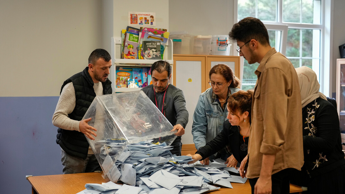 Oružje i motke na izbornim mestima, ima poginulih: Zatvorena birališta u Turskoj