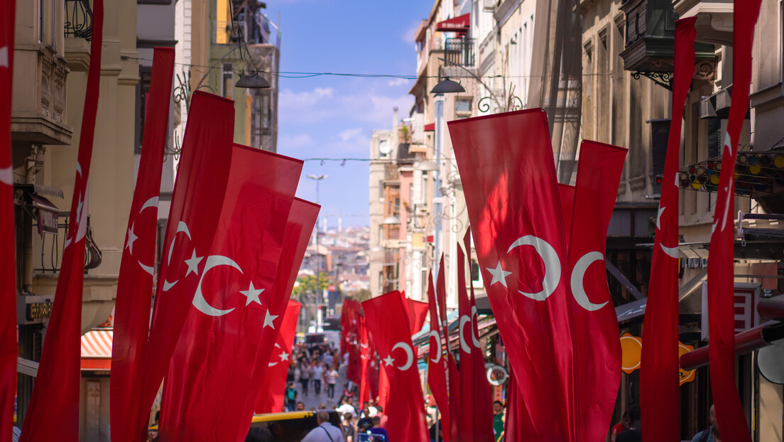 "Јутро је": Турска опозиција славила уз песму Наде Топчагић (ВИДЕО)