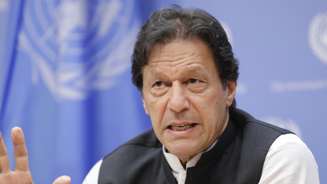 Суспендована пресуда против бившег премијера Пакистана Имрана Кана