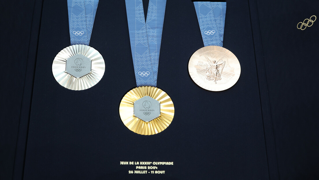 Olimpijske igre 2024: Luj Viton dizajnirao kutije za čuvanje medalji i baklji (VIDEO)