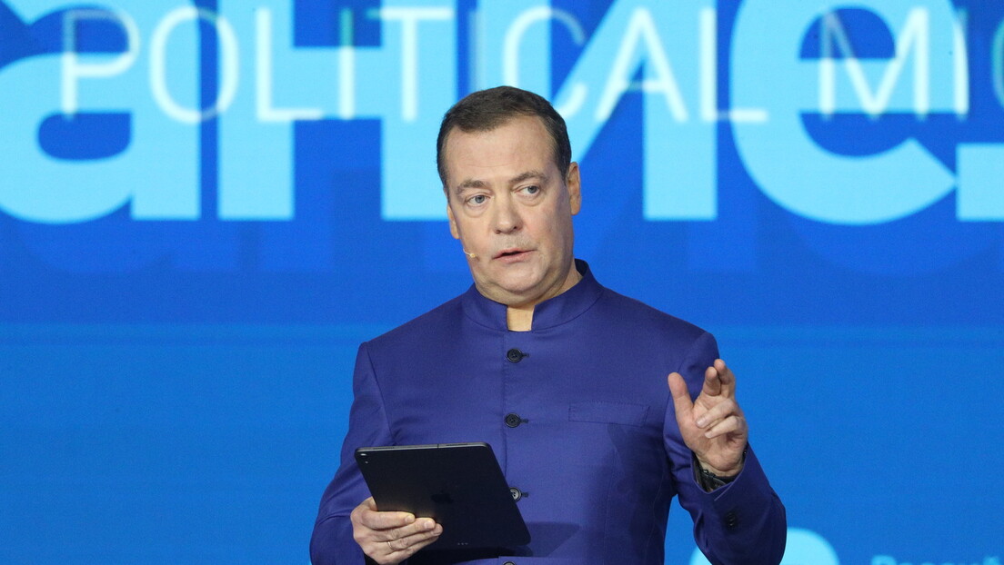 Medvedev: Bajden, Makron, Šolc i Sunak su saučesnici ubistva u "Krokusu"