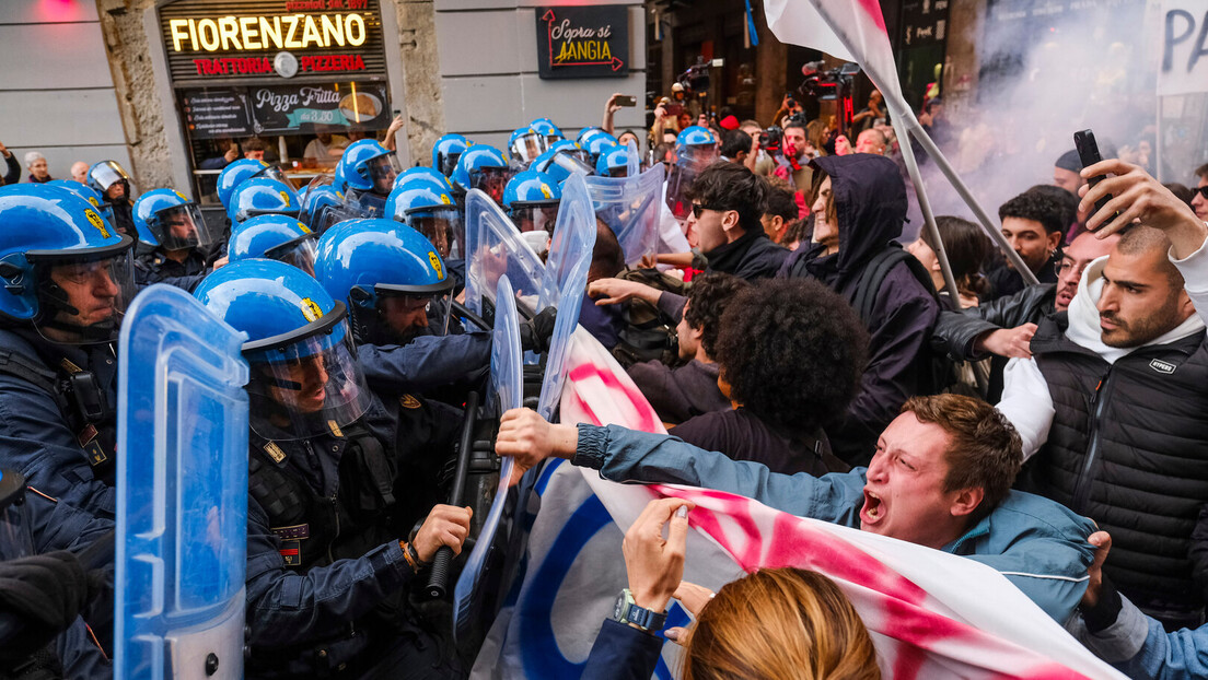 Полицијским палицама на студенте: Сукоби на анти-НАТО протестима у Италији