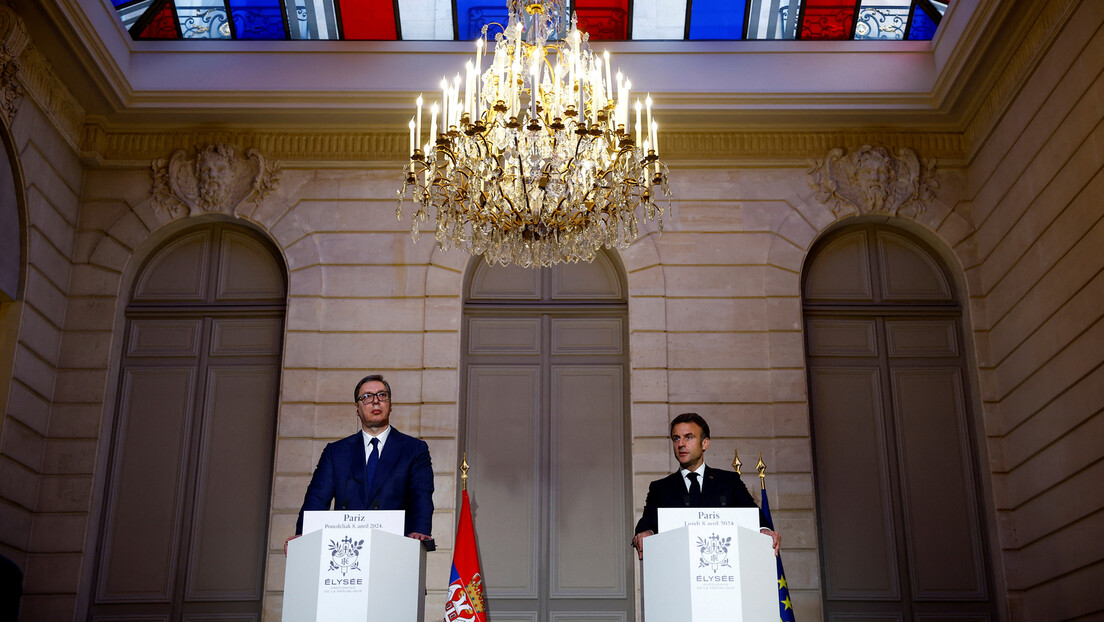 Макрон објавио на ћирилици: Француска је посвећена европској будућности Србије