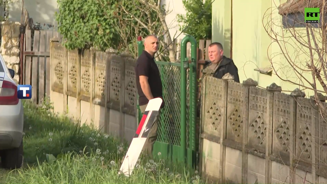 Криминалистичка полиција испред куће осумњиченог за убиство мале Данке