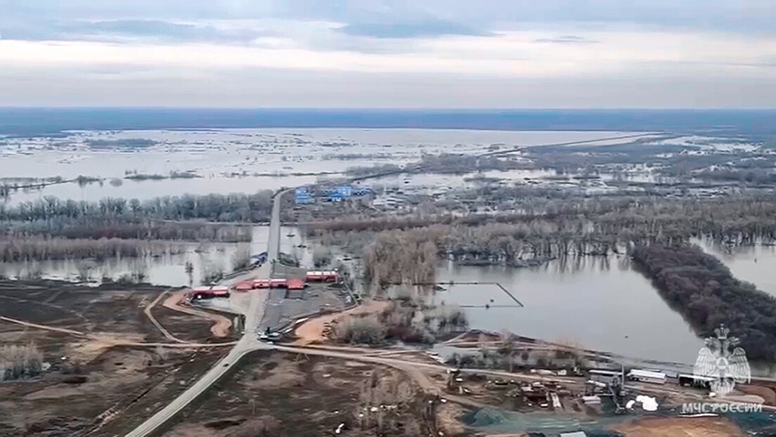 Nemirna noć u Orenburgu: Nivo vode veći za skoro 50 centimetara, poziv na evakuaciju