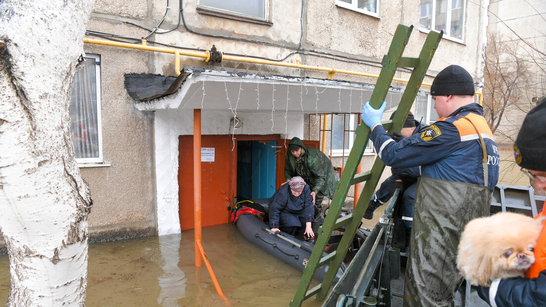 Ниво реке Урал не престаје да расте: У Оренбургу поплављено више од 3.600 домаћинстава (ВИДЕО)