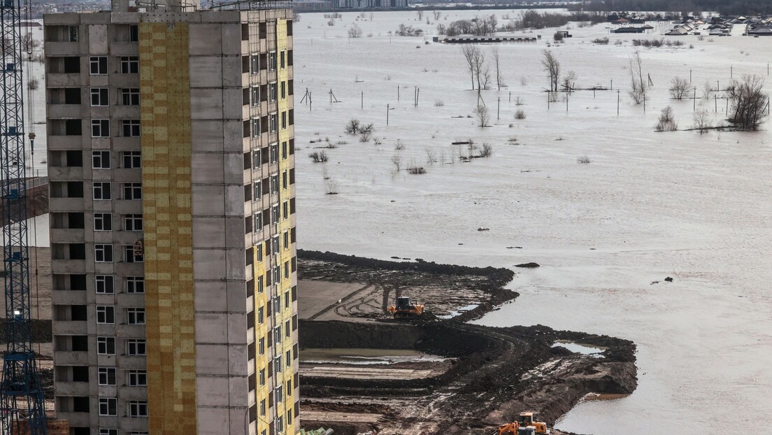 U Rusiji broj poplavljenih stambenih objekata premašio 15.600; Najteža situacija i dalje u Orenbugu