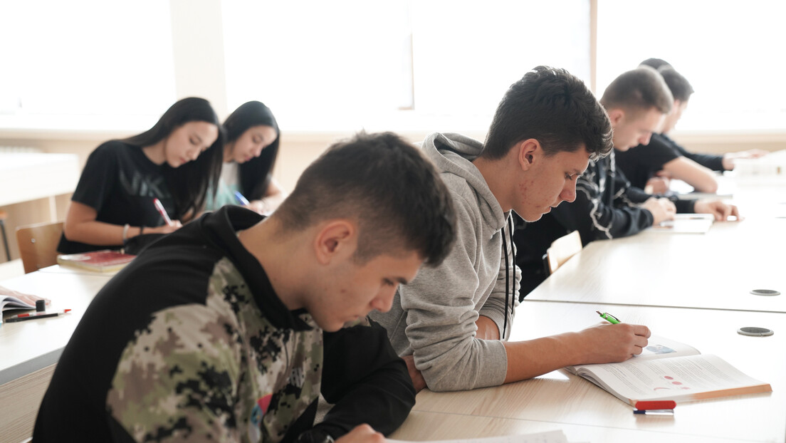 Школе које уписују српски средњошколци: Највише ђака у гимназијама и електротехничким школама