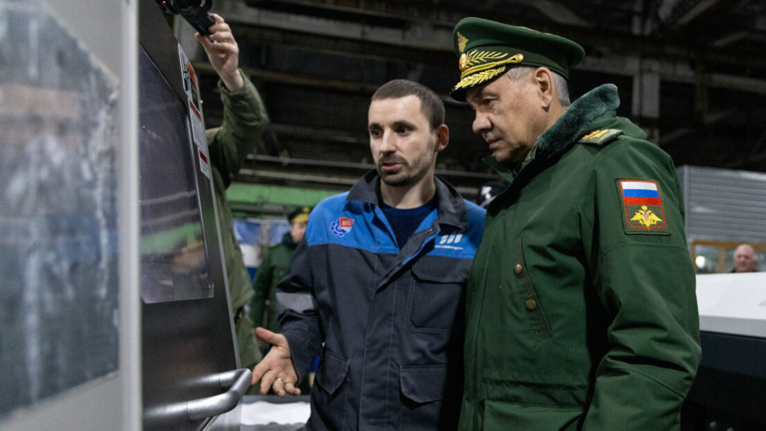 Нова возила руске војске: Шојгу лично провозао једно (ВИДЕО)