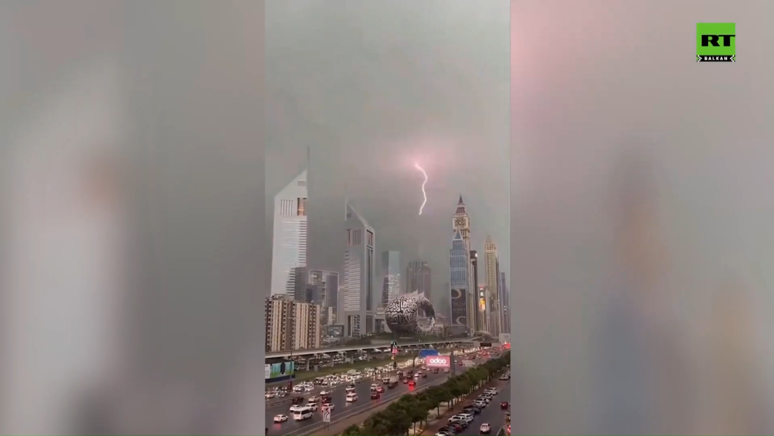 Poplava u pustinji: Biblijski potop u Dubaiju (VIDEO)