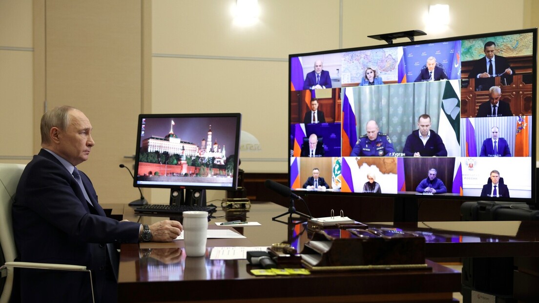 Putin na sastanku sa članovima vlade: Glavna tema – suzbijanje posledica poplava