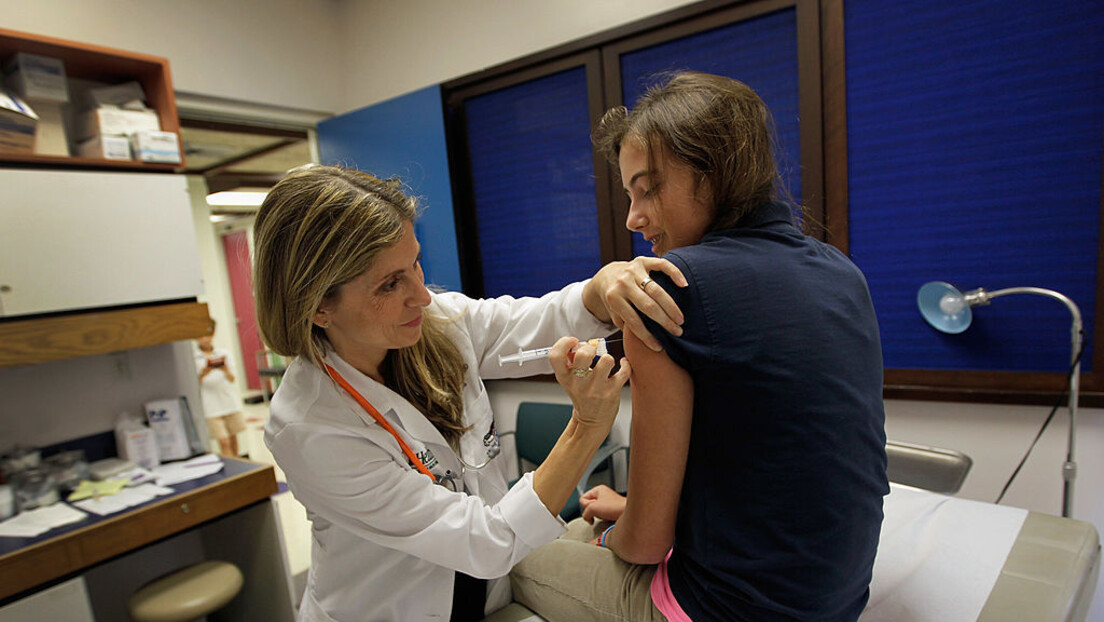 Почела промоција ХПВ вакцина: Вакцинисано 5,6 одсто младих, које су њихове дилеме
