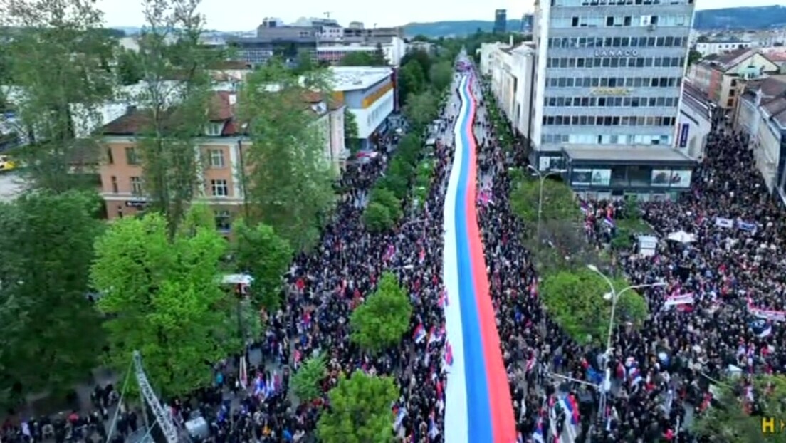У Бањалуци почео митинг "Српска те зове" против резолуције о Сребреници (ВИДЕО)