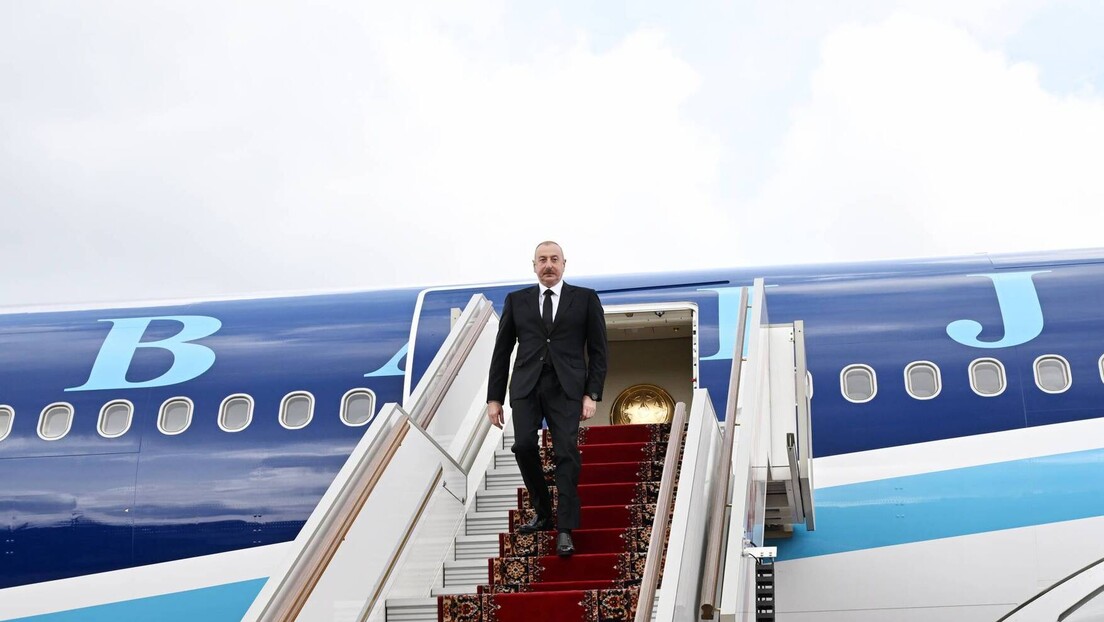 Алијев стигао у Москву: Данас састанак са Путином (ФОТО)