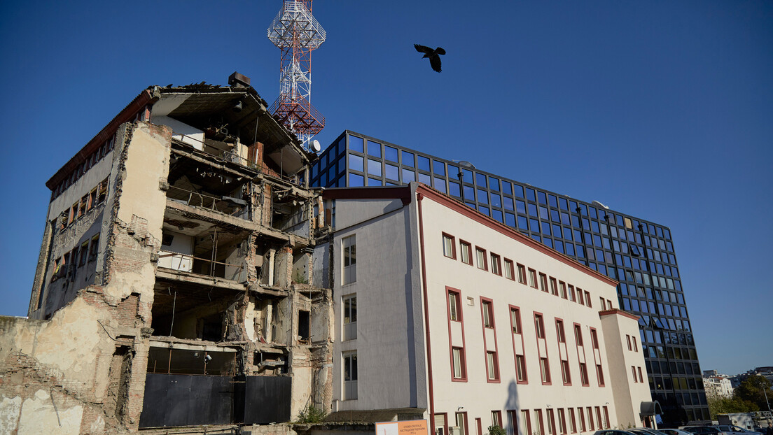Није крив онај ко је бацио бомбу: Ко у Србији аболира НАТО за бомбардовање зграде РТС-а у Београду?