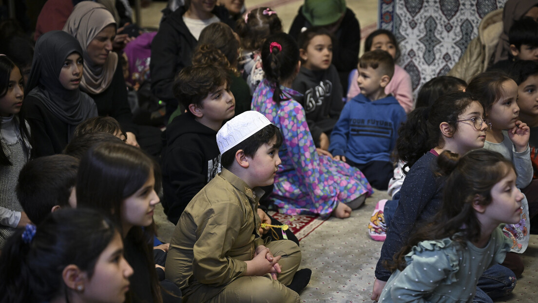 Verski rat u nemačkim školama: Sve više đaka iz straha prelazi u islam