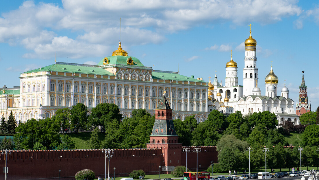 Кремљ: Велика Британија камуфлира економске проблеме милитаризацијом