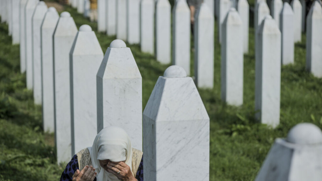 Срамни потез Иницијативе младих за људска права: Позивају на усвајање резолуције о Сребреници
