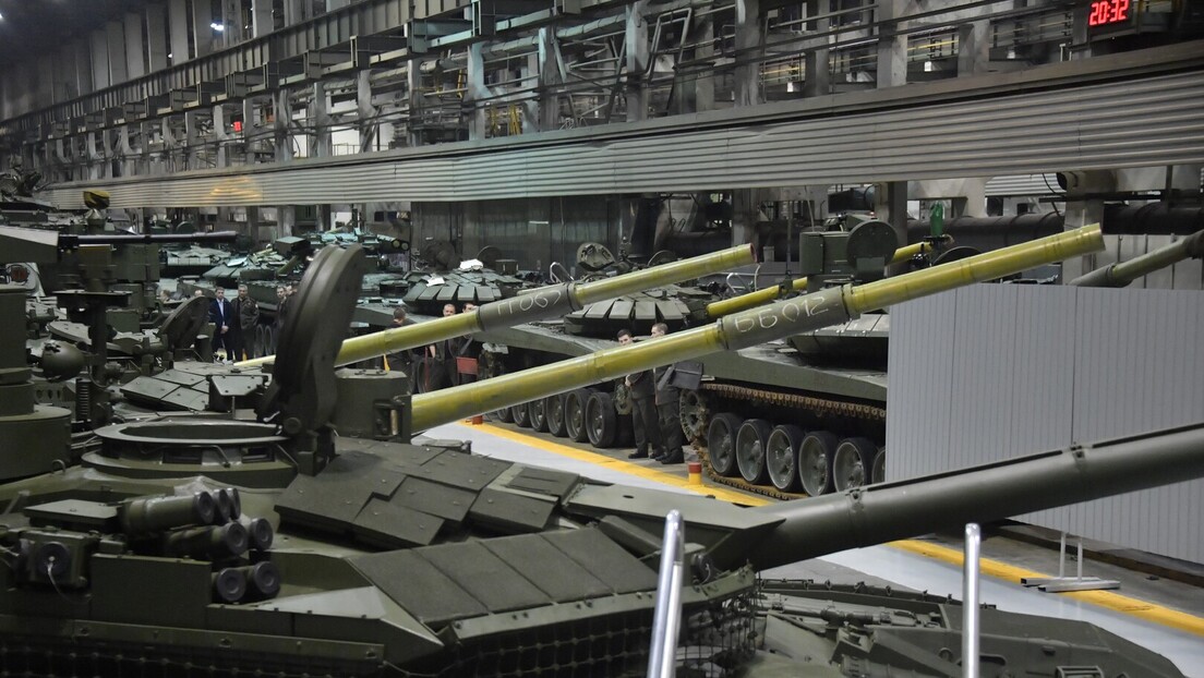 Писторијус: Русија производи више оружја него што јој је потребно, пуни и депое