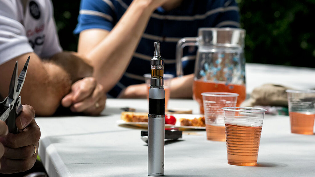 Alarmantni podaci SZO: Mladi od 11 do 15 godina sve više piju alkohol i puše e-cigarete