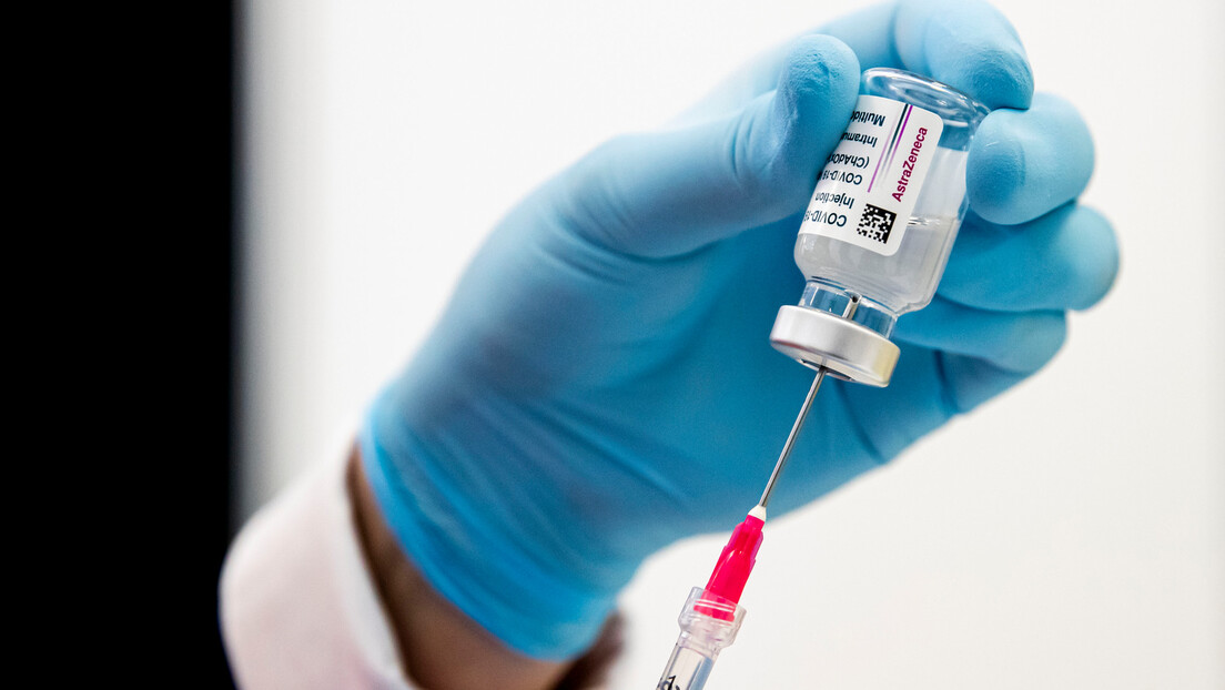 "Астра зенека" признала: Наша вакцина против ковида 19 може изазвати крвне угрушке