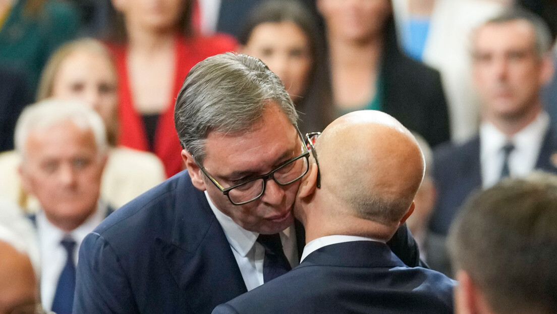 Vučić čestitao novoj Vladi Srbije: Borite se snažnije nego ikada za svoju zemlju i svoj narod