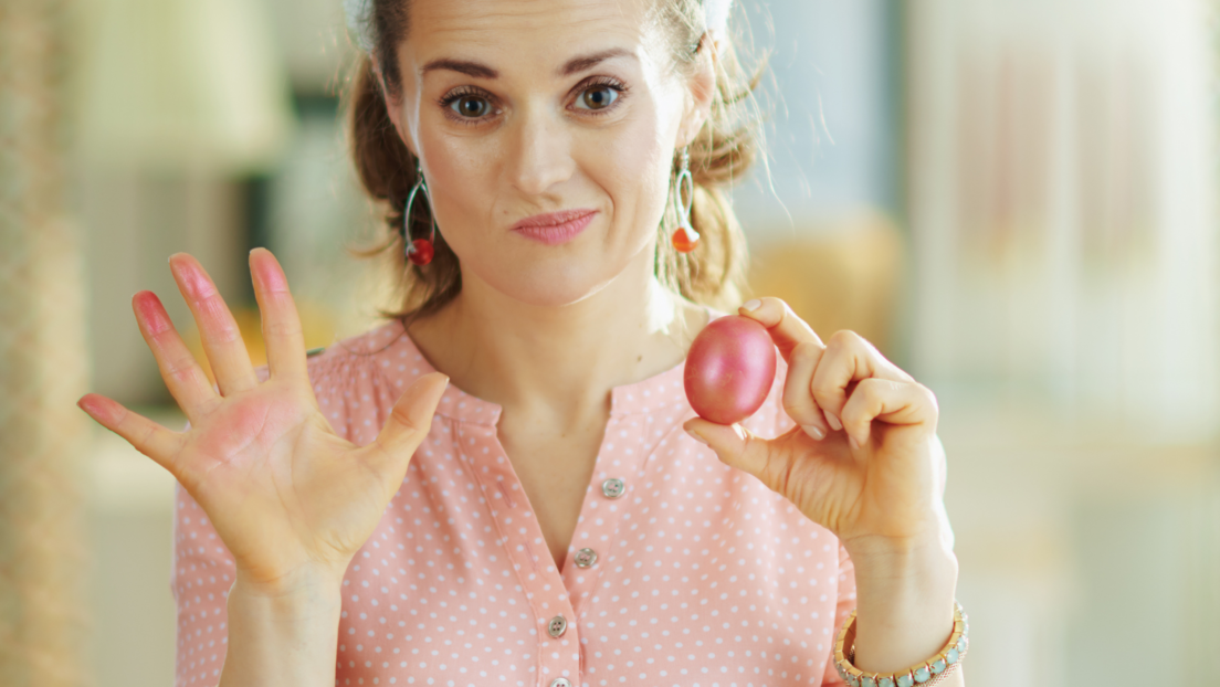 Ne znate kako da uklonite boju za uskršnja jaja sa ruku? Ovi trikovi vam mogu pomoći