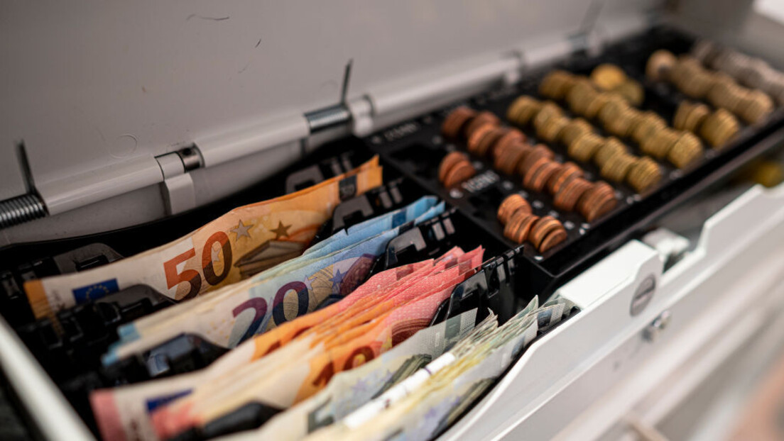 Мали најавио повећање плата: До краја 2025. просечна зарада биће 1.000 евра