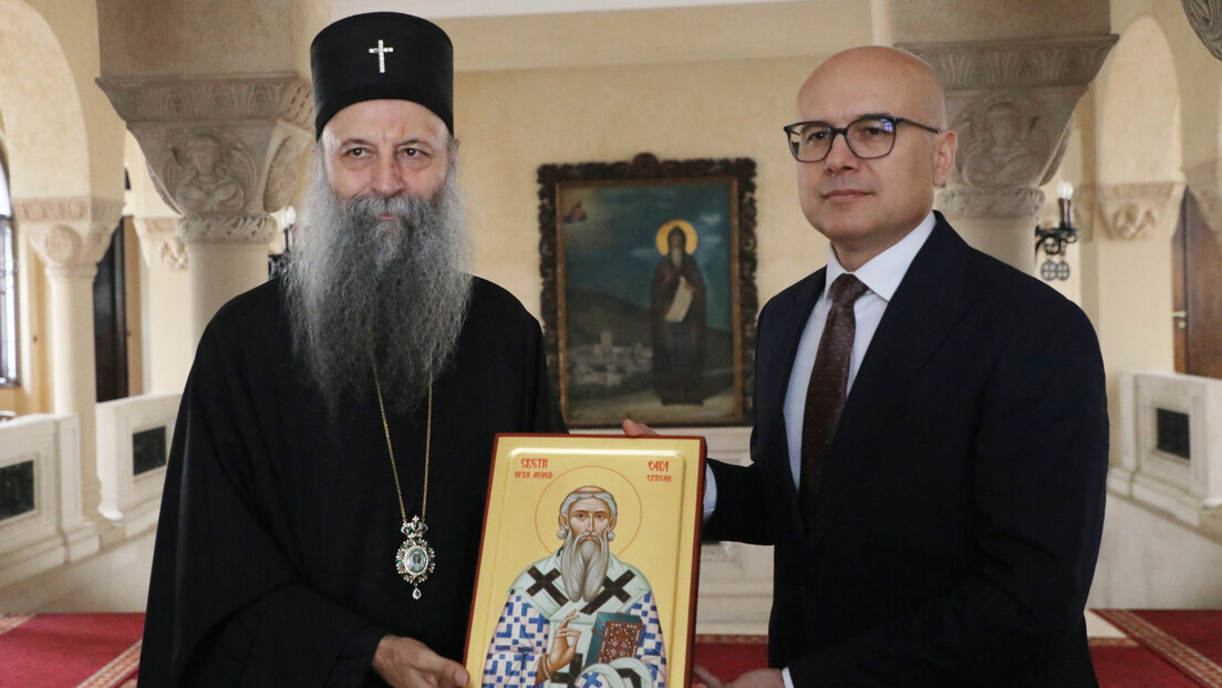 Први званични сусрет премијера Вучевића са патријархом Порфиријем