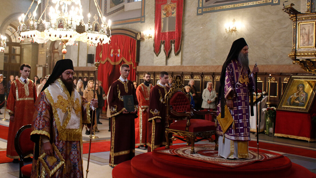 Патријарх Порфирије служио свету литургију на Велику суботу