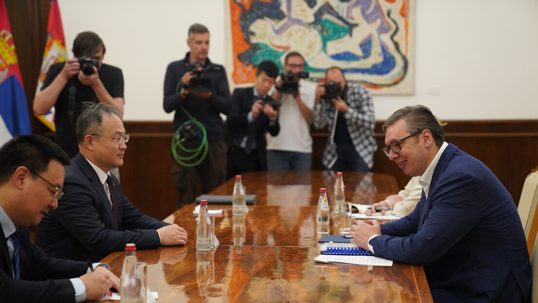 Vučić se sastao sa ambasadorom Kine: Sa nestrpljenjem čekamo posetu predsednika Sija