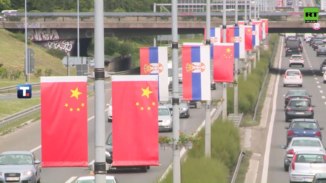 Beograd dočekuje Si Đinpinga: Zastave Kine i Srbije na ulicama