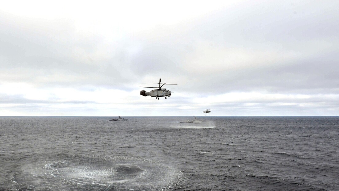 Хеликоптер руске морнарице уништава украјинске поморске дронове (ВИДЕО)