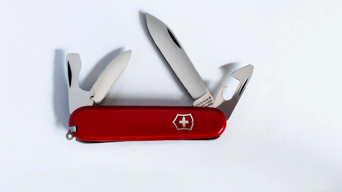 Zbog sve strožih propisa, razvija se nova verzija švajcarskog noža - bez noža